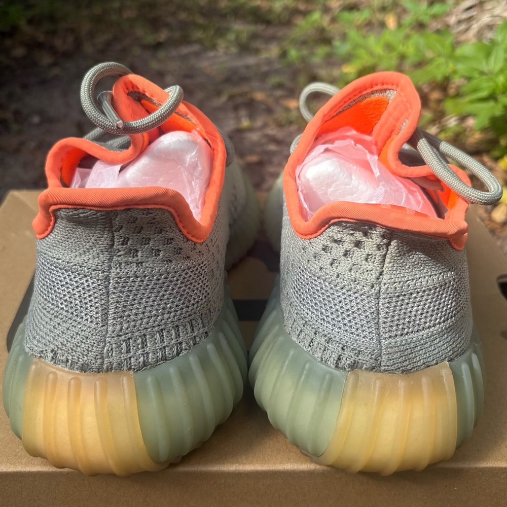 Yeezy Boost 350 V2 in "Desert Sage" - Picture 4 of 4